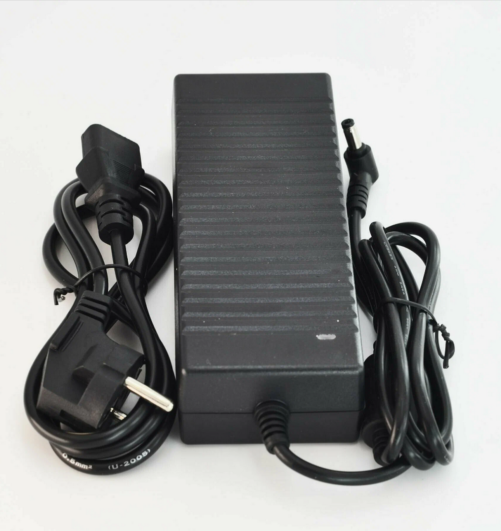 Адаптер питания универсальный 12v/10А штекер 5.5мм.,угловой JNT-614