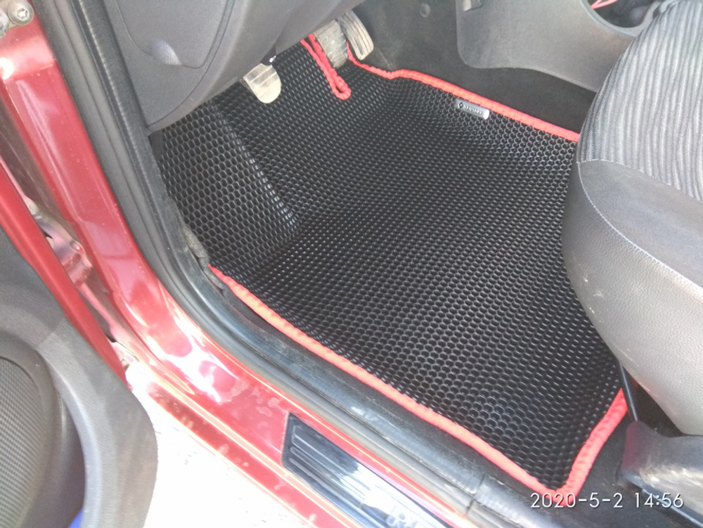 Автоковрики для Renault Sandero Stepway II (2013-2018)
