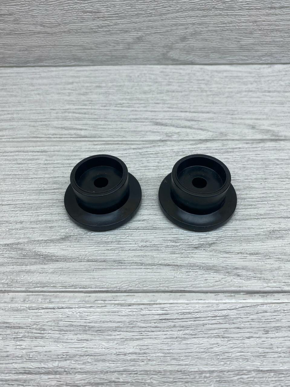 Колесо для мебели ролик для дивана диаметр 48 мм отверстие 8 мм 2 шт