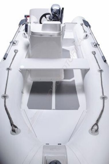 Жестко-надувная лодка Адмирал RIB 410 (с консолью)