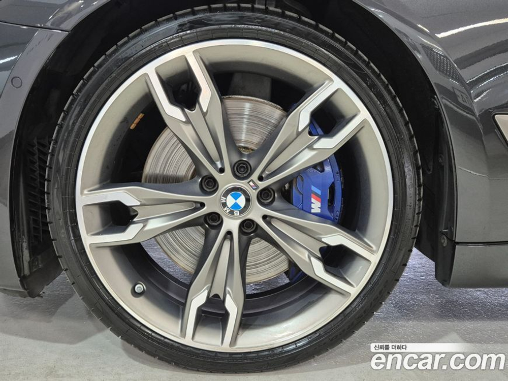BMW 5 Series (G30) M550i xDrive (08.2021)