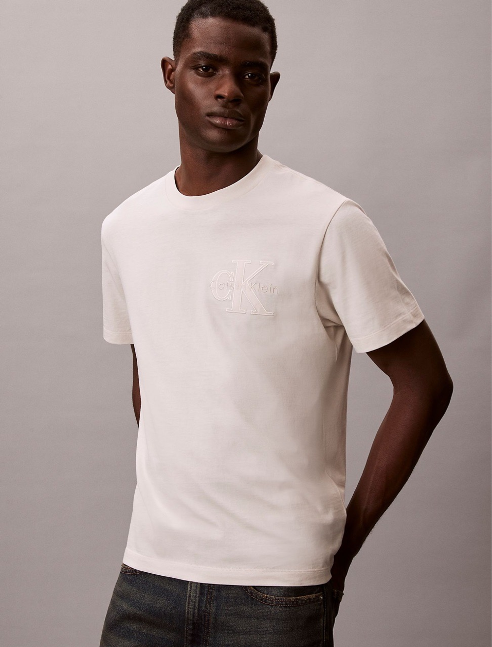 Футболка Calvin Klein Velvet Monologo Relaxed Chalk