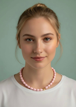 Ожерелье Сахарная вата из розовых бусин на магните