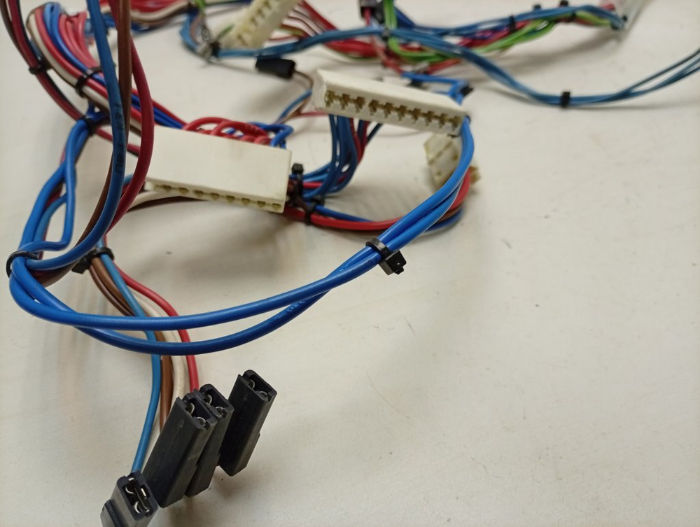 45У82 кт70 Комплект проводов для стиральной машины Атлант MKAУ.685624.002 б/у