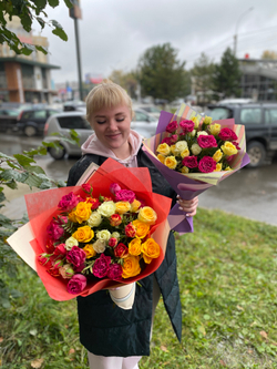 Букет кустовая роза М