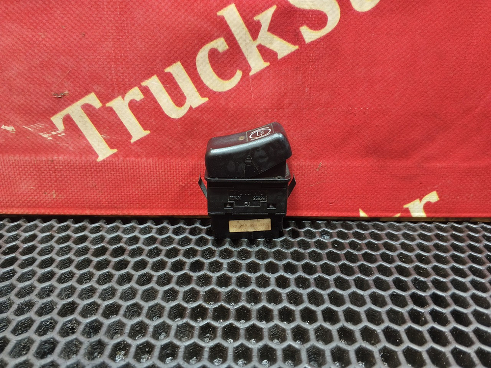 Кнопка тормоза прицепа