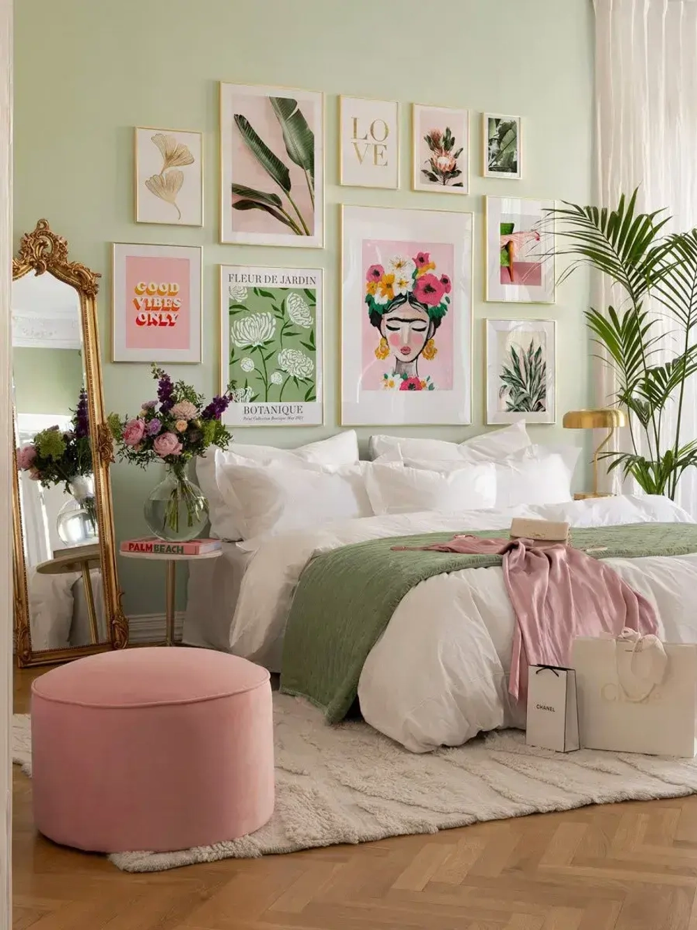 Металлическая фоторамка 33х47 см