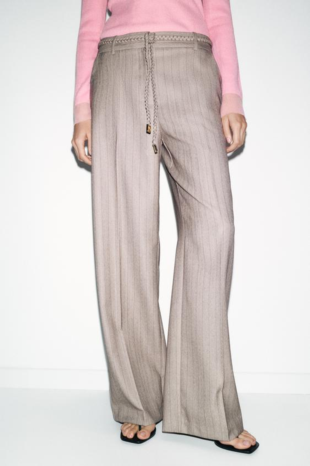 ZARA БРЮКИ В ЕЛОЧКУ С ПЛЕТЕНЫМ ПОЯСОМ, КАМЕННО-СЕРЫЙ