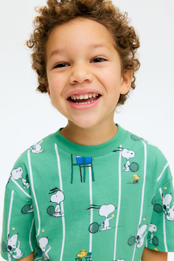 H&M Комплект из шортов и футболки с принтом, зеленый