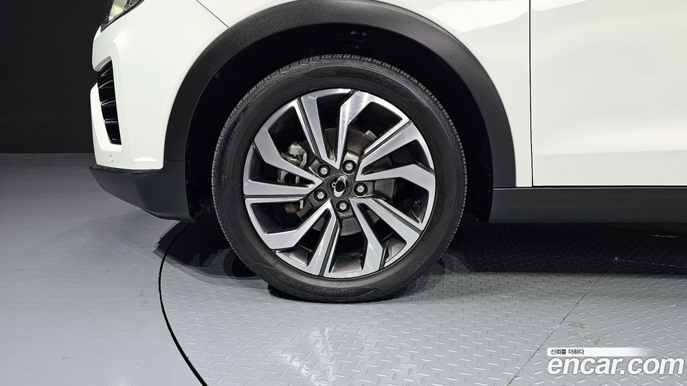 KG Mobility (Ssangyong) Very New Tivoli Бензин 1.5 2WD (08.2020)