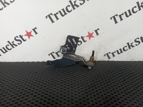 Кронштейн выключателя массы 2020г.