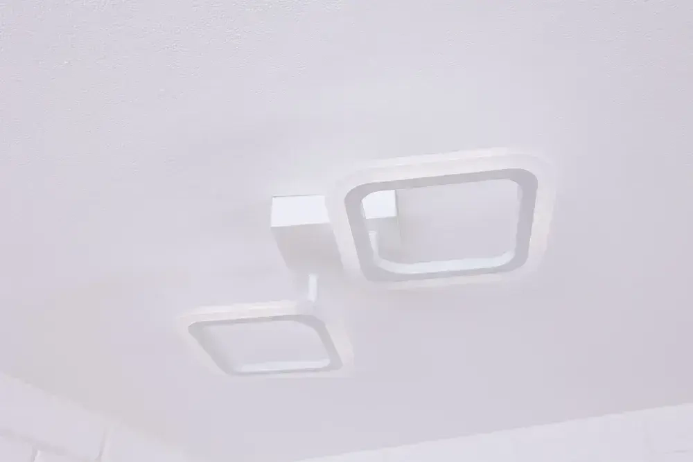 Люстра потолочная светодиодная Estero 39205-2sm, цвет белый. Люстра с пультом управления, освещение до 9 кв.м, мощность 32 Вт. Светильник потолочный