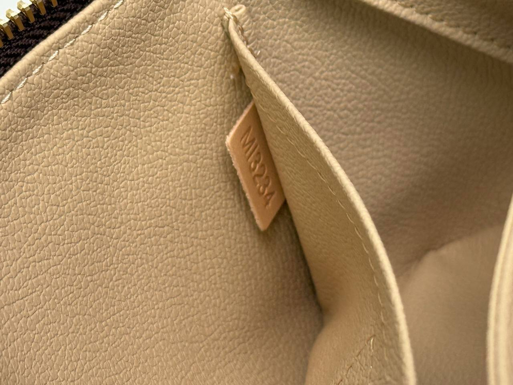 Несессер Louis Vuitton