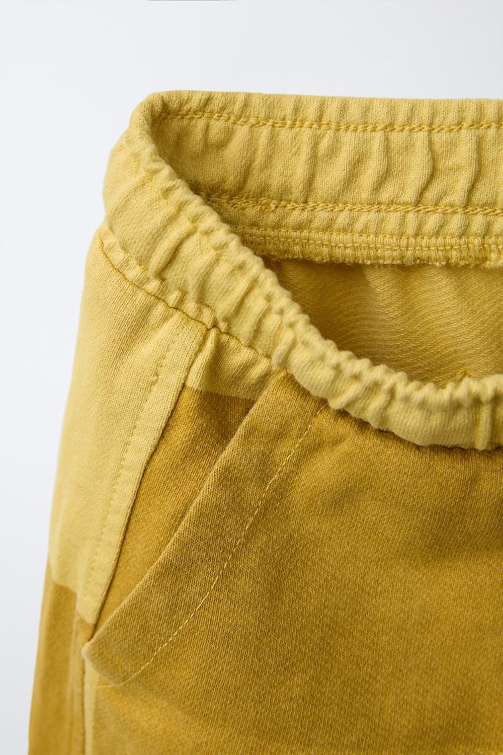 ZARA ШОРТЫ-БЕРМУДЫ ИЗ МЯГКОЙ ТКАНИ В КЛЕТКУ, ГОРЧИЧНЫЙ