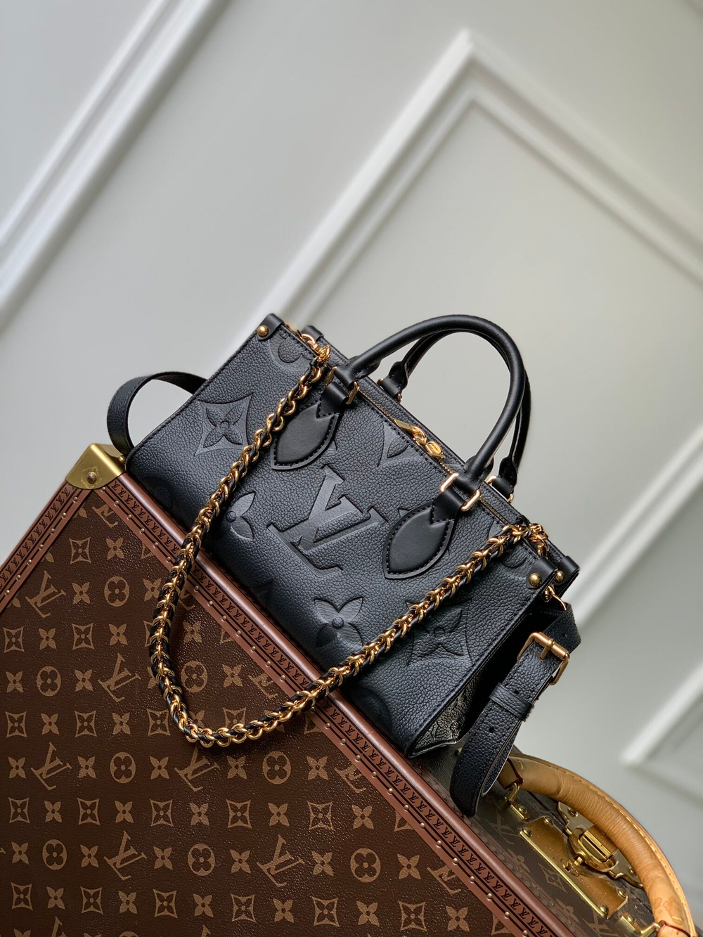 Louis Vuitton Onthego East West