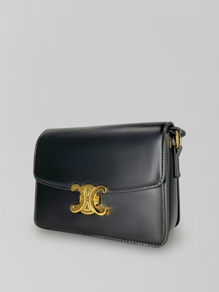 Сумочка 8830 квадратная однотонная с золотой застежкой и длинным ремешком