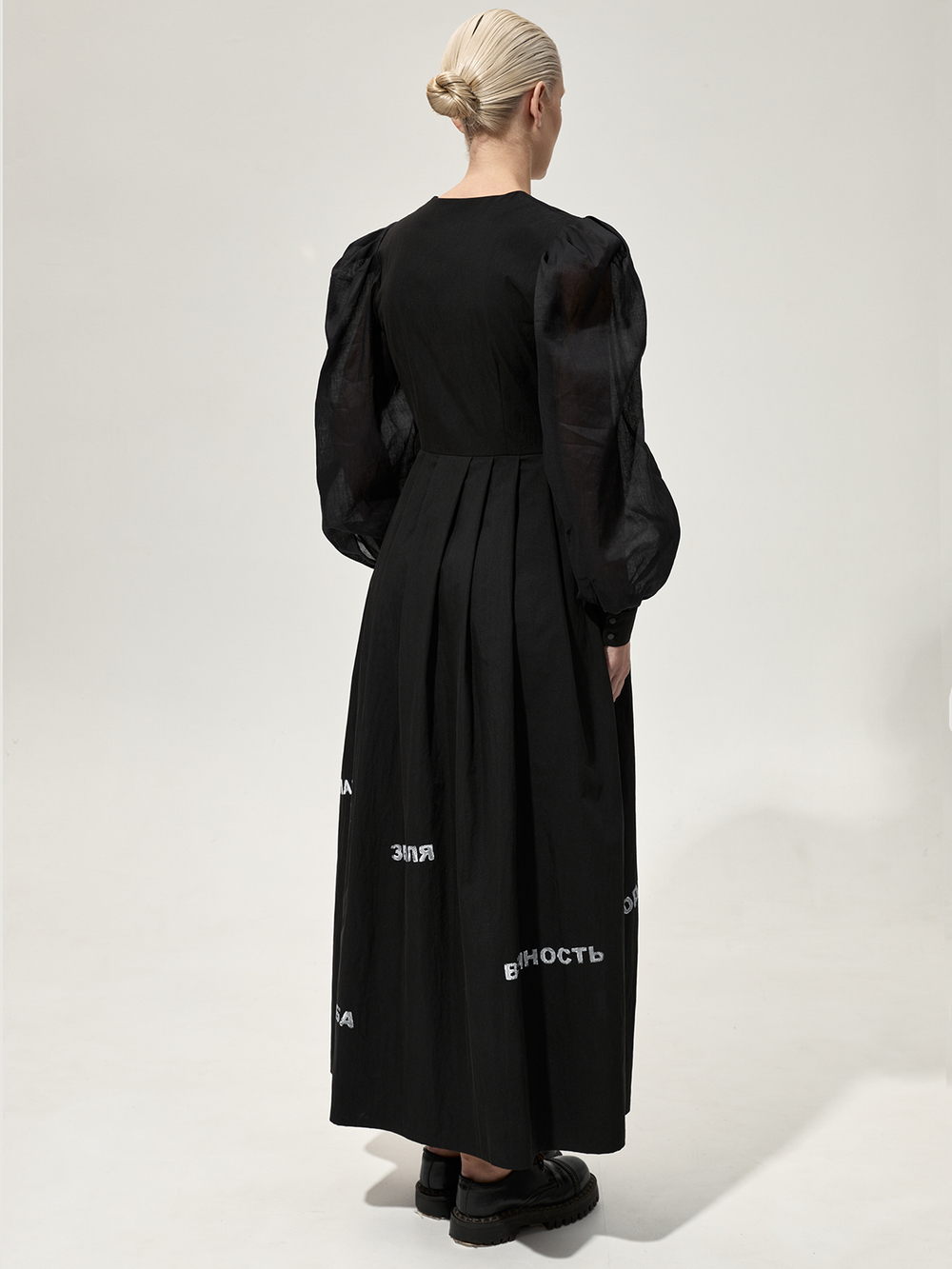 Платье длинное "Заслуженное" с набойкой. Черное