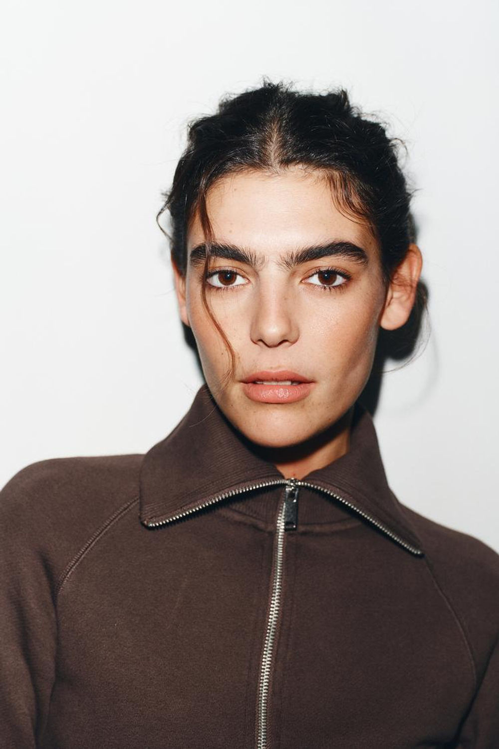 ZARA ТОЛСТОВКА ИЗ ФЛИСА НА МОЛНИИ, КОРИЧНЕВЫЙ