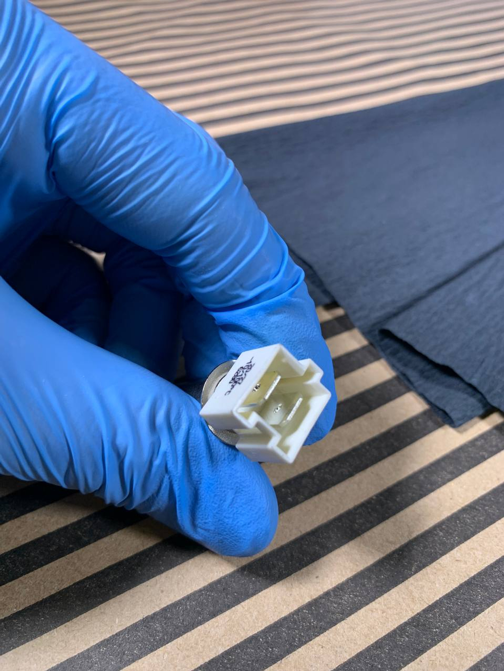 Термодатчик в тэн для стиральной машины 4,8 kOm белый