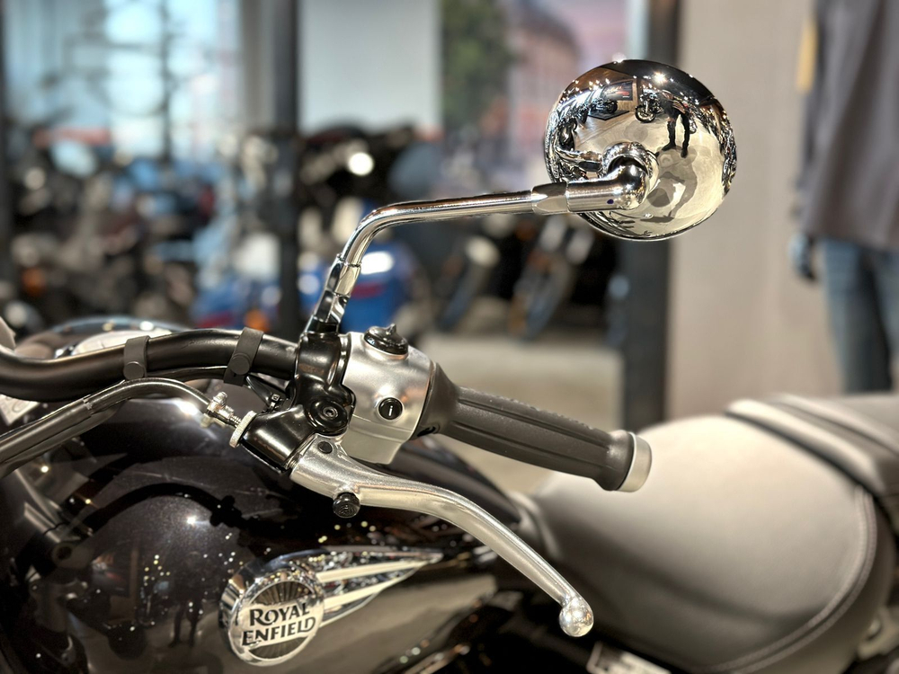 Royal Enfield Super Meteor 650 Interstellar Green (Mid)