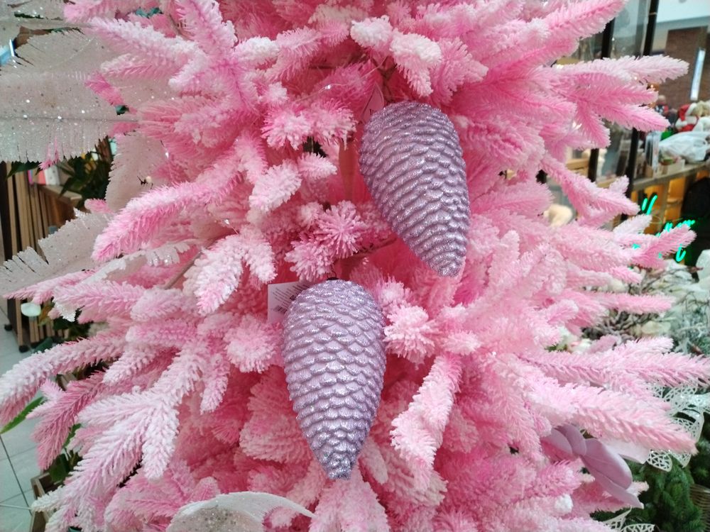 Заснеженная розовая елка «Фэнтези» (Литая хвоя) высота от 1,2 м до 2,7 м