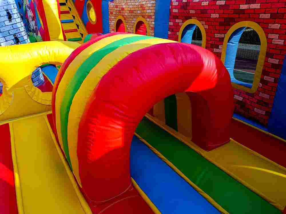 Коммерческий надувной батут «Замок развлечений», 14*6*8 м