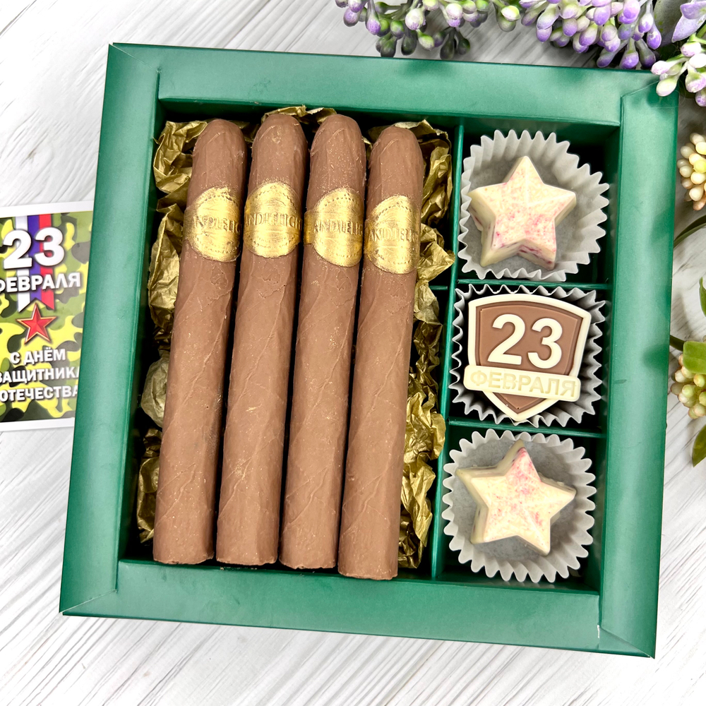 Шоколадный набор "23 февраля": сигары и 3 конфеты ручной работы