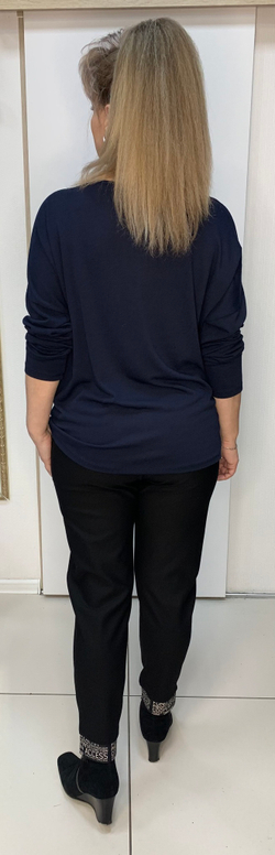 Темно-синий трикотажный блузон со стразовым принтом