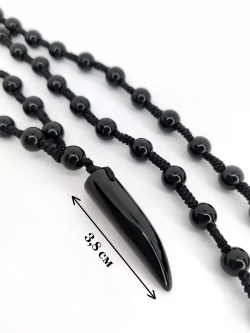 Четки бусы на шею с клыком из черного агата (имитация)