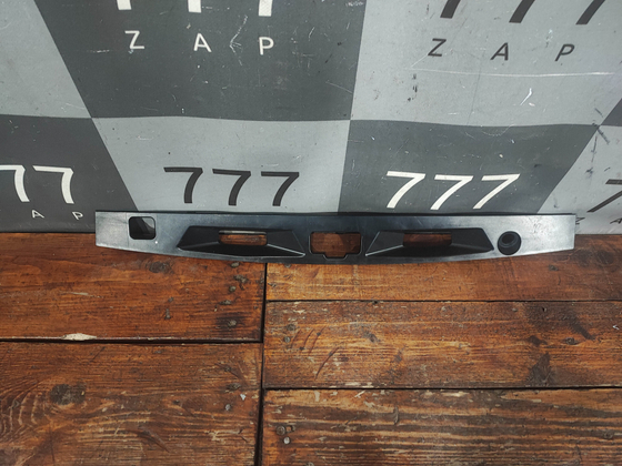 Накладка крышки багажника Toyota Camry (XV70) 17-нв Б/У Оригинал 7681333010