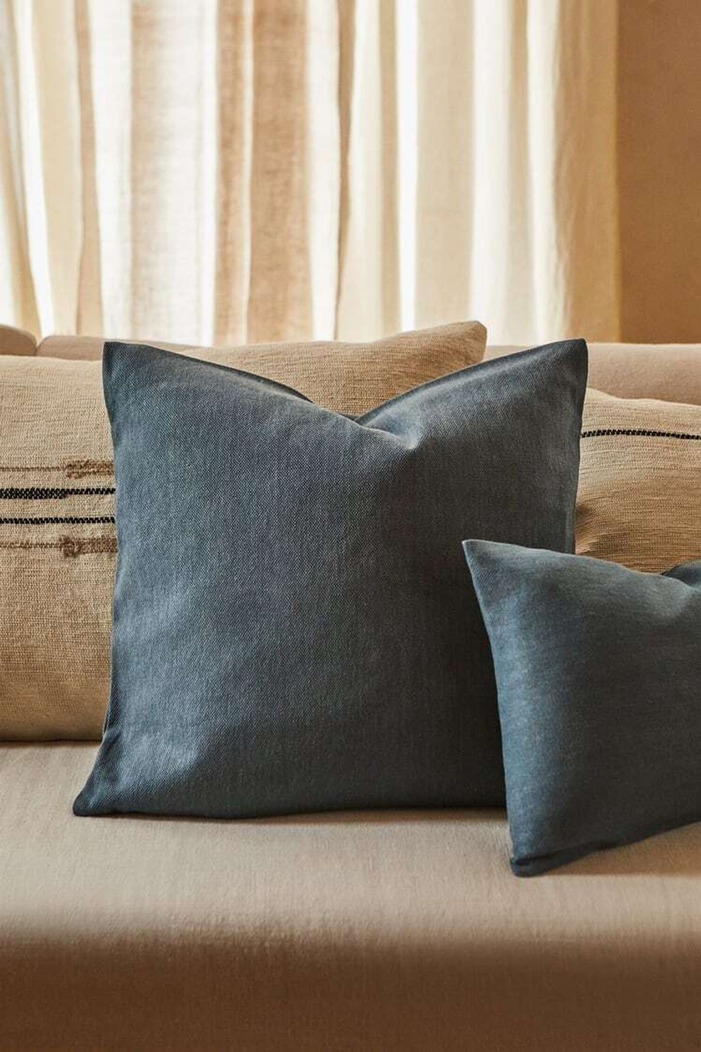 ZARA HOME ОДНОТОННЫЙ ЧЕХОЛ ДЛЯ ДЕКОРАТИВНОЙ ПОДУШКИ, СИНИЙ