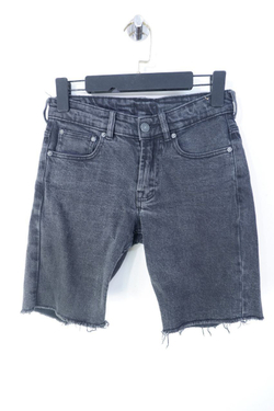 Шорты с потертостями 44 размер