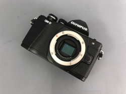 Olympus OM-D E-M10 Mark II 14.100 кадров