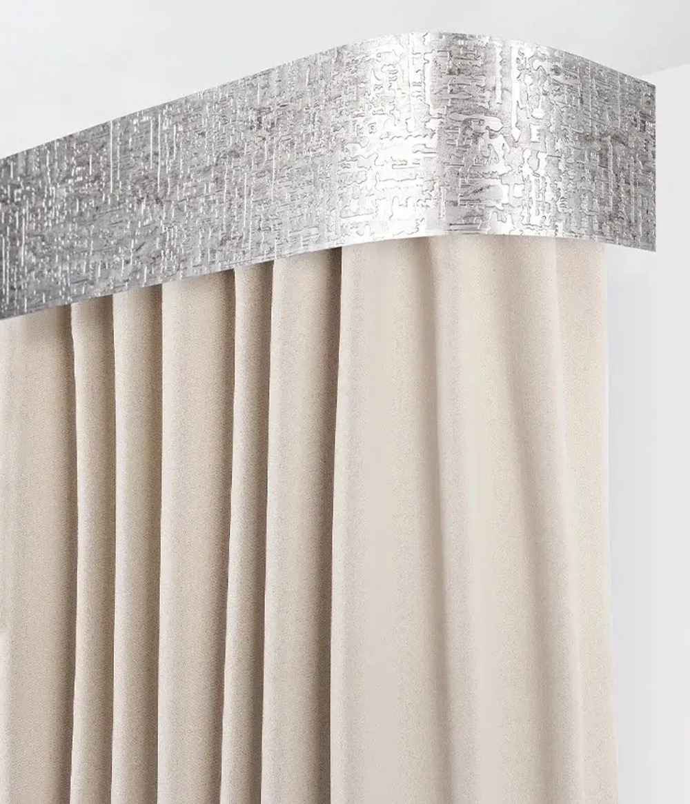 Пластиковый карниз с тиснением Legrand 2-х рядный Бруно 2400 мм