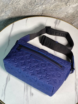 Сумка-мессенджер Louis Vuitton