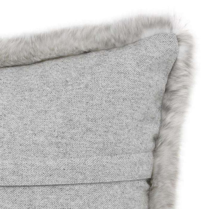 Подушка Eichholtz Scatter cushion Alaska 113022