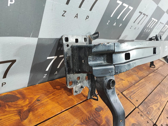 Усилитель переднего бампера Skoda Karoq 17-нв Б/У Оригинал 57A807119