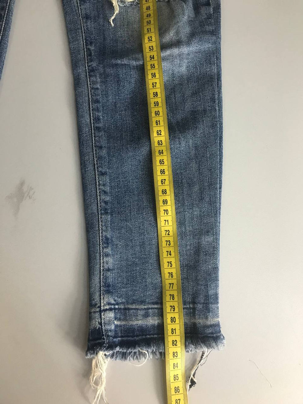 Джинсы Zara в городском стиле, маркировка 34, визуально на 40 размер