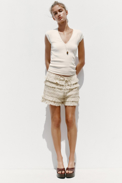 ZARA ФУТБОЛКА В РУБЧИК С V-ОБРАЗНЫМ ВЫРЕЗОМ, ЭКРЮ