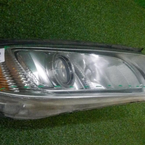 Фара правая Volvo XC70 2 (2007-2013) ксенон