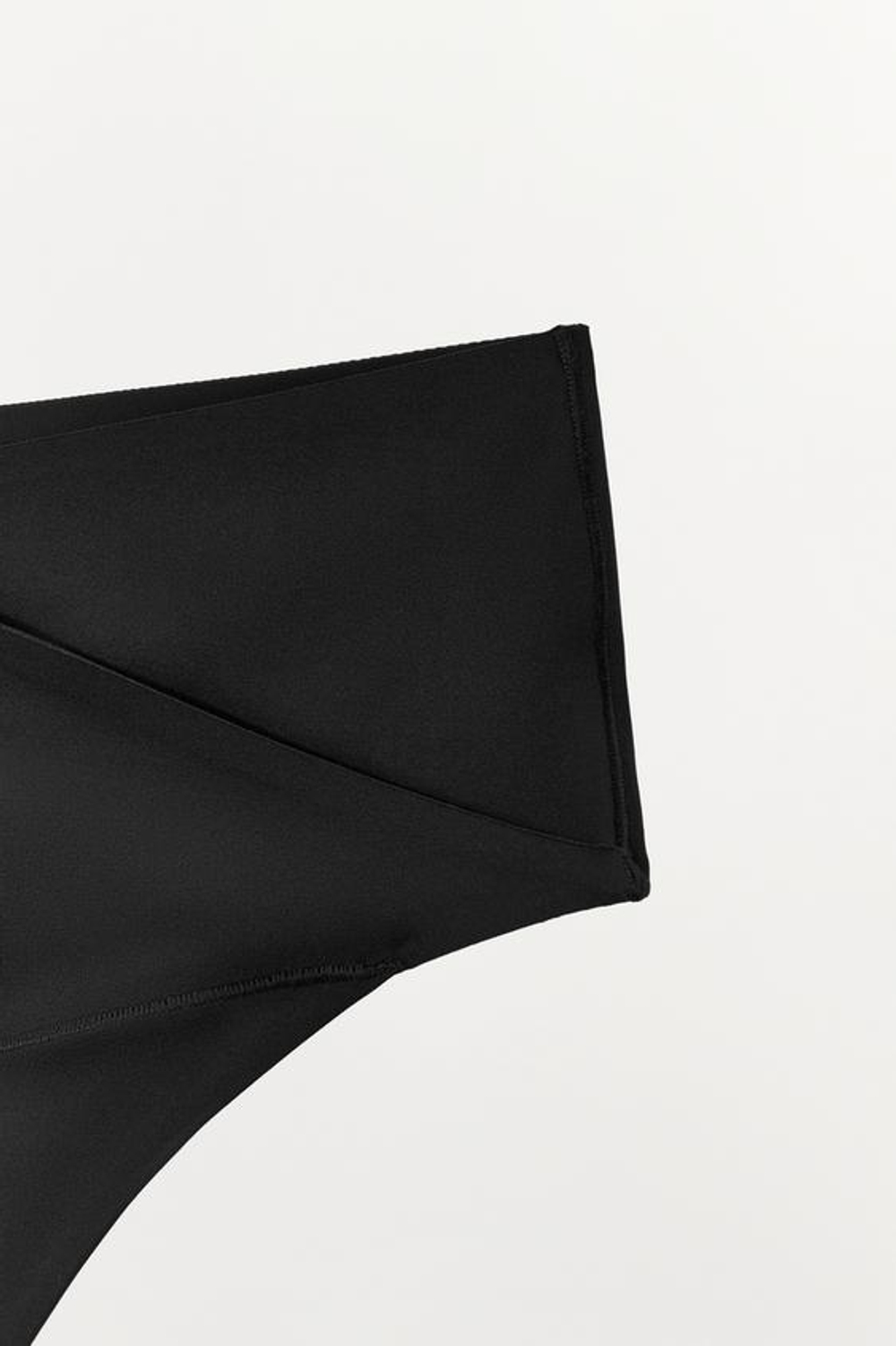 ZARA ТРУСЫ ТАНГА ИЗ СМЕСОВОГО ПОЛИАМИДА С ПЕРЕКРЕСТНЫМ ПОЯСОМ, ЧЕРНЫЙ