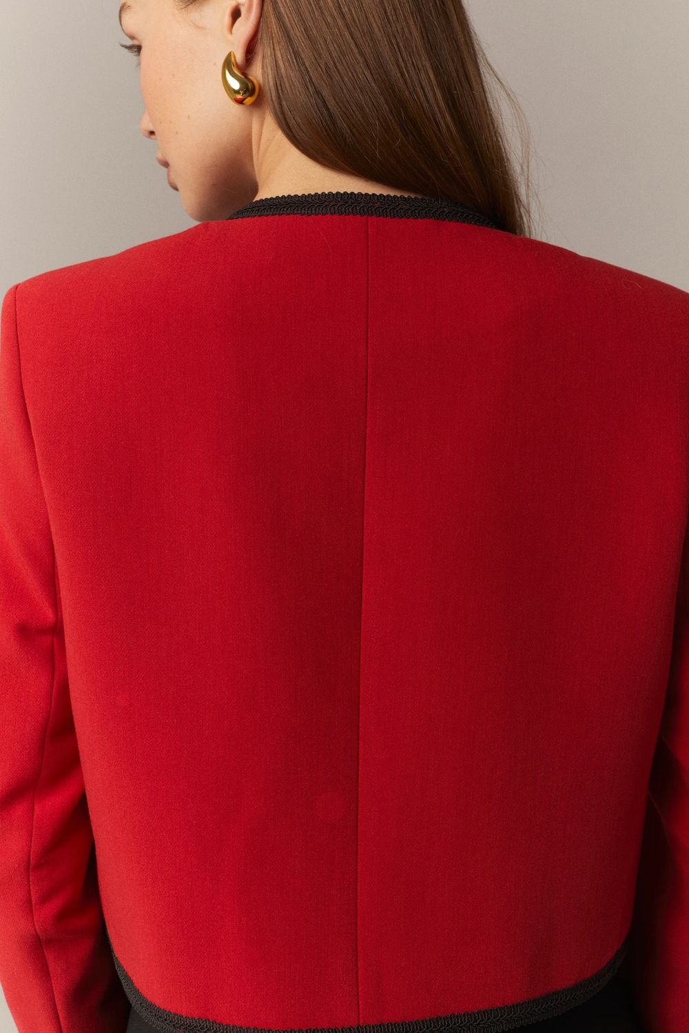Пиджак в стиле Шанель красный