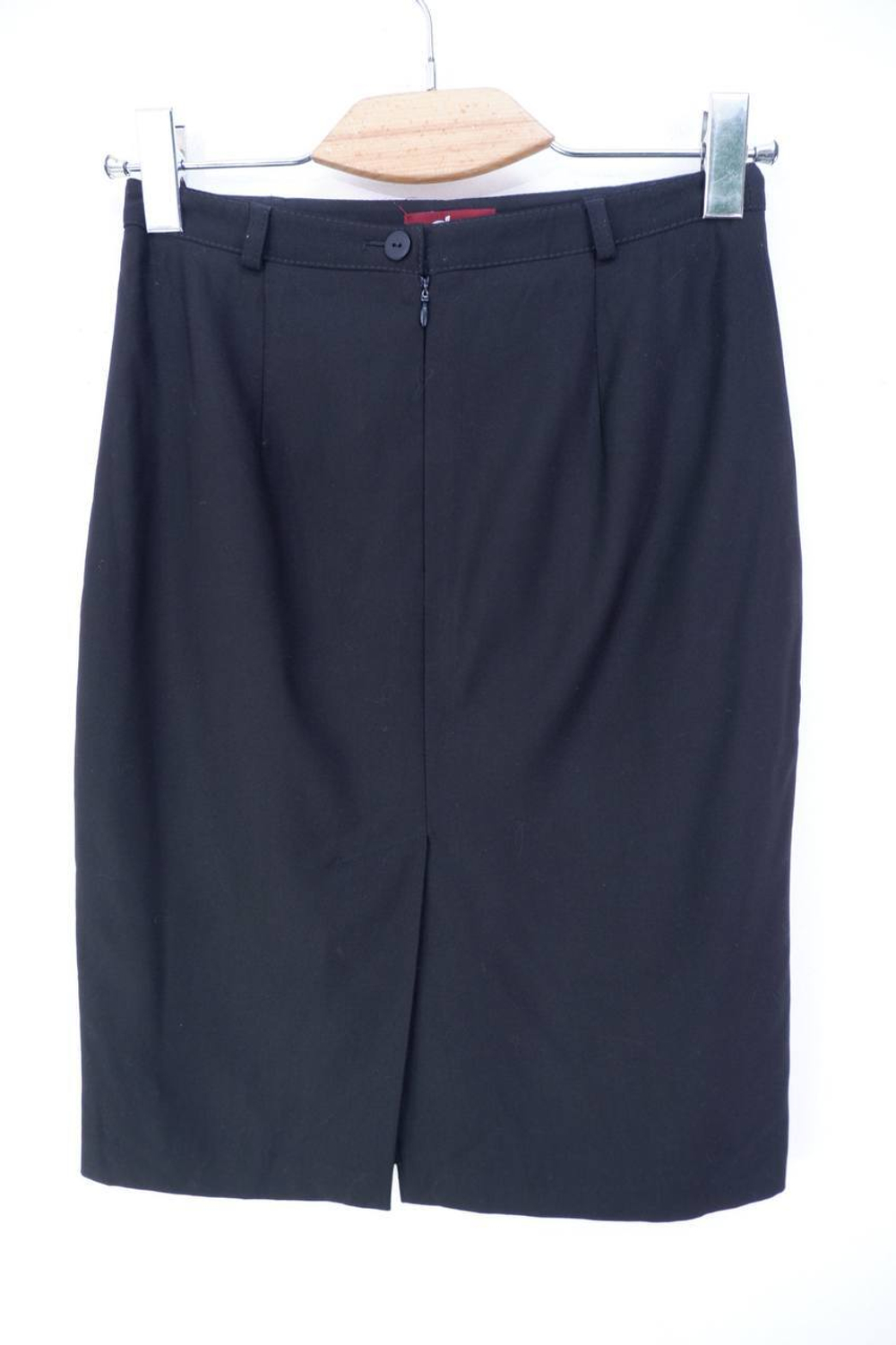 Юбка DressCode в деловом стиле, визуально 40 размер