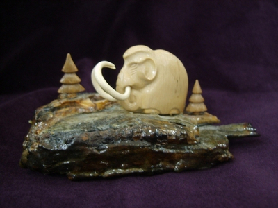 Мамонт в лесу