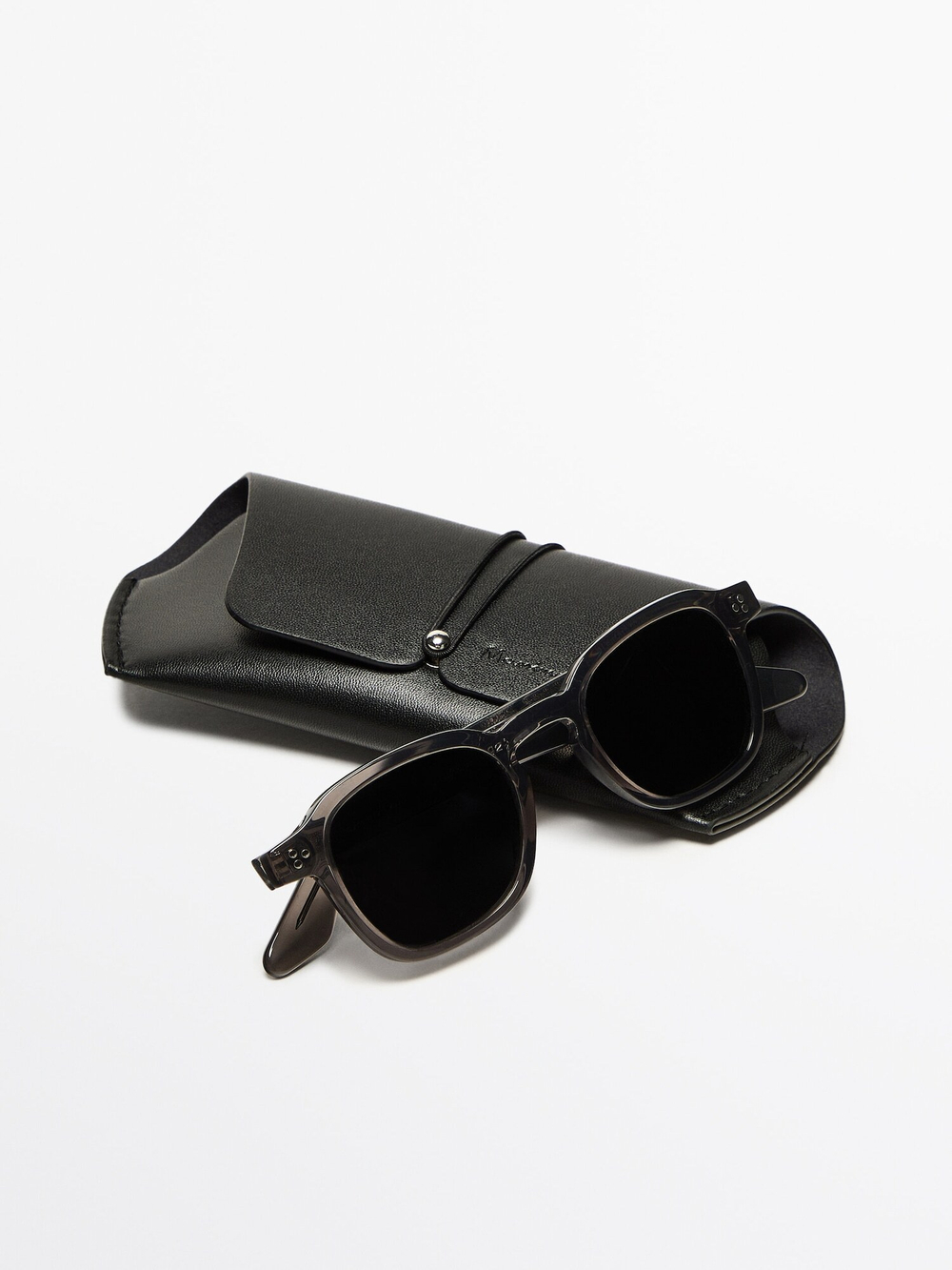 Massimo Dutti Солнцезащитные очки в каучуковой оправе, серый