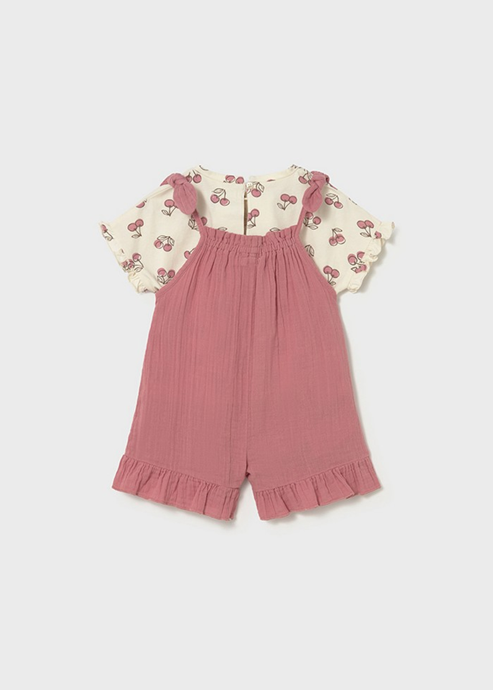 комбинезон с футболкой