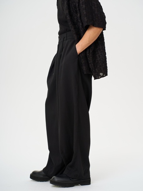 Черные брюки на резинке