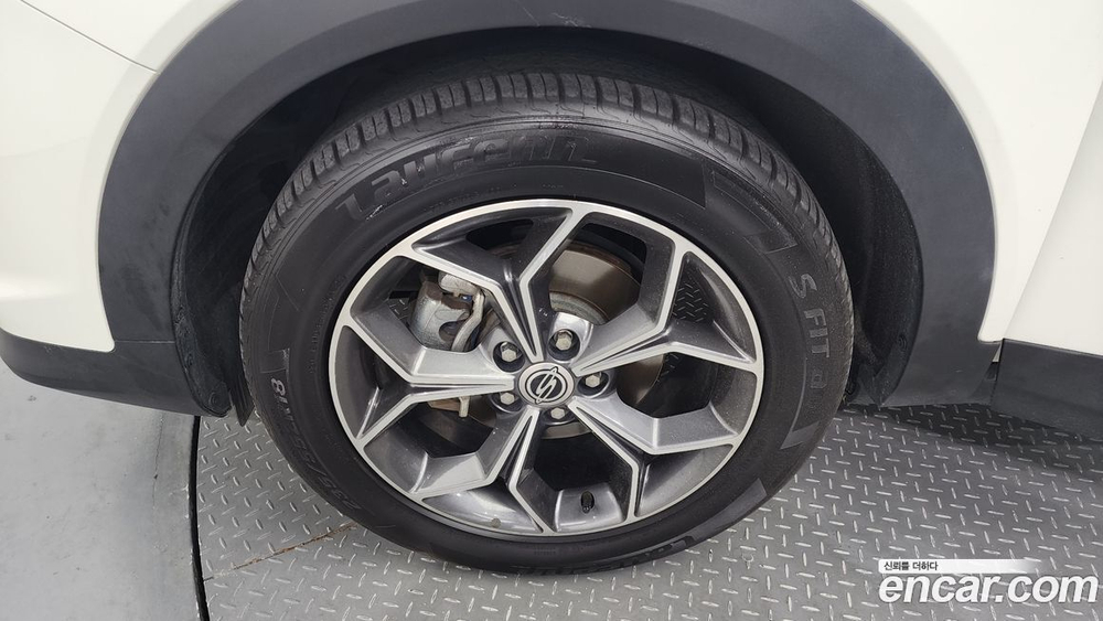 KG Mobility (Ssangyong) Beautiful Korando Дизель 1.6 2WD 딜라이트 Plus (09.2019)