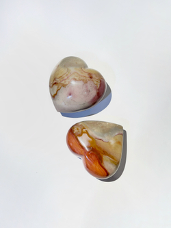 Сердечко из полихромной яшмы