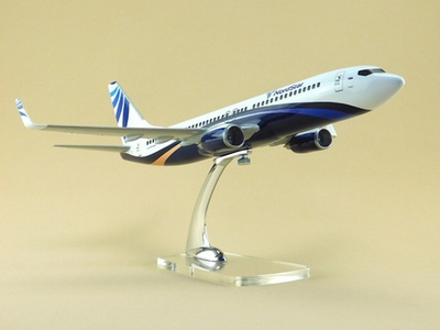 Модель самолета Boeing 737-800 (М1:100, Nordstar)